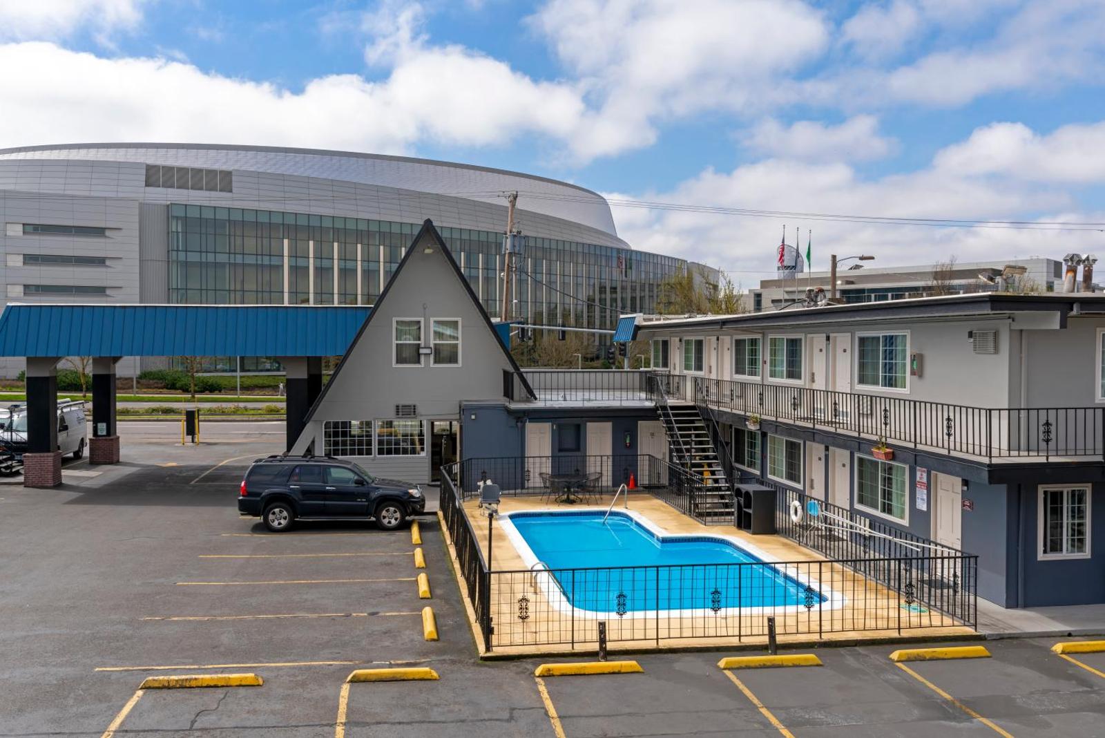 University Inn and Suites Eugene Main image 1
