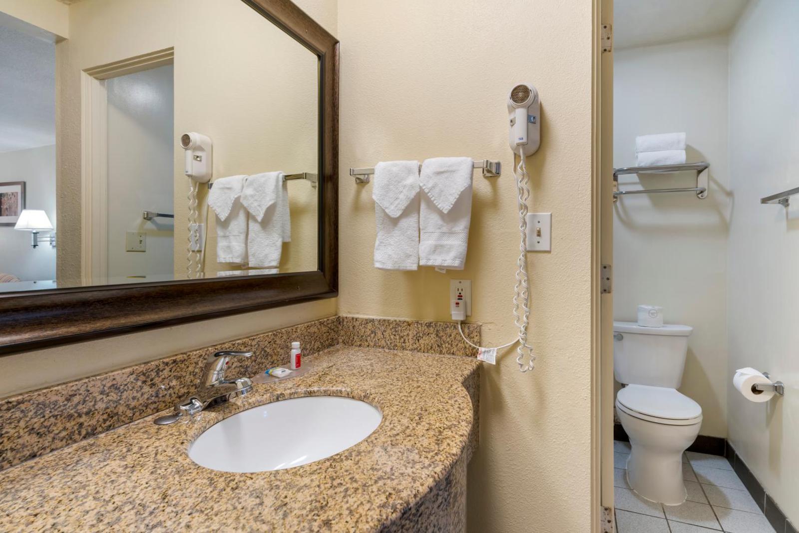University Inn and Suites Eugene Main image 2
